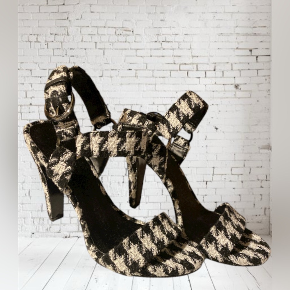 KARL LAGERFELD Stylish Black and  White Women's Heels